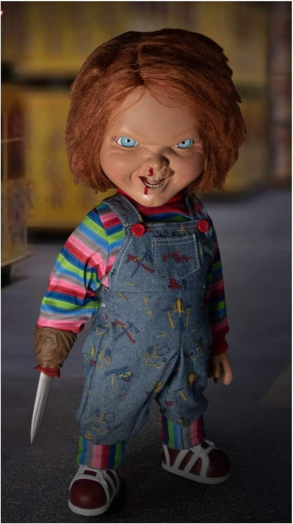 Mezco Toys Jeu d'enfant 2 - Poupée parlante Designer Series Menacing Chucky 38 cm