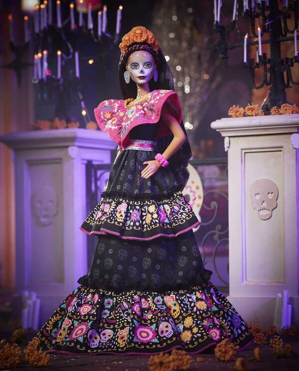 Barbie Signature poupée de collection Dia de los Muertos habillée et maquillée en Catrina, jouet collector, GXL27