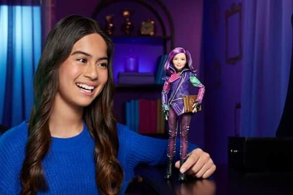 Découvrez notre test de la nouvelle poupée tendance Mal Isle of The Lost par Mattel, célébrant les 10 ans de la célèbre saga Descendants. Une figurine incontournable pour tous les fans !