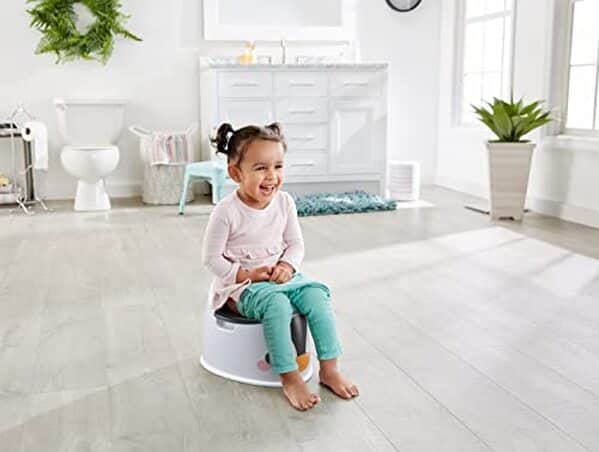 Découvrez notre test complet du pot pingouin Fisher-Price et pourquoi il est l'accessoire idéal pour accompagner les premiers pas de votre bébé vers l'autonomie.
