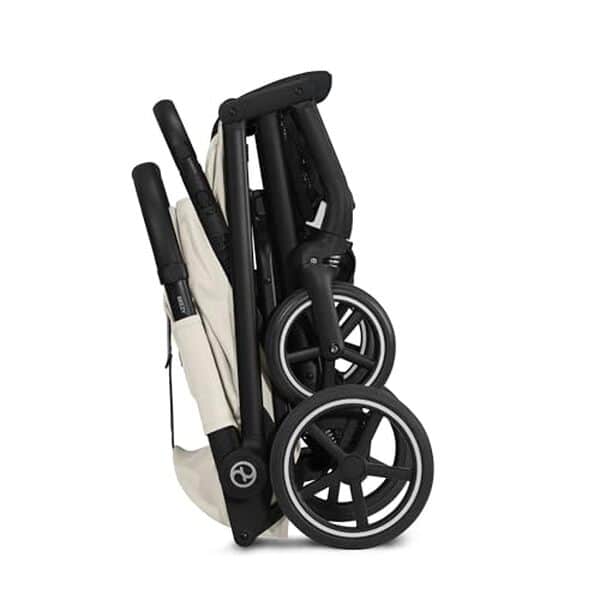 Découvrez notre avis complet sur la poussette Cybex Beezy : design épuré, compacité remarquable et facilité d'utilisation pour les parents modernes. 