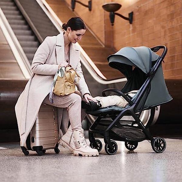 Découvrez notre test détaillé de la poussette Kinderkraft NUBI 2. Légère, pratique et adaptée jusqu'à 22 kg : tous les avantages et inconvénients de ce modèle. 