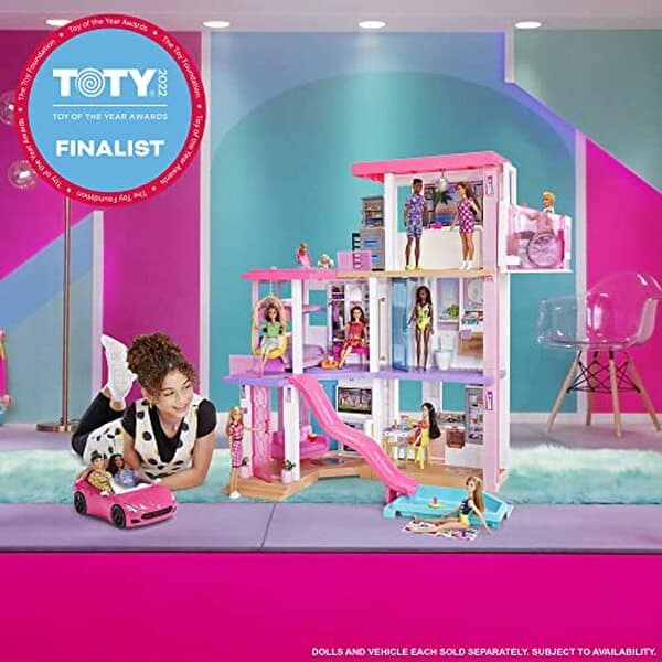 Découvrez notre test complet de la maison de rêve Barbie GRG93 : un palais luxueux avec 75 accessoires pour des heures de jeu. Avis et détails. 