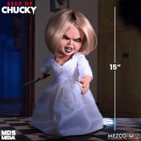 Dรฉcouvrez notre test complet de la figurine parlante Mezco Toys Tiffany MDS mega scale 38 cm : qualitรฉ, son et dรฉtails de cette poupรฉe collector impressionnante.