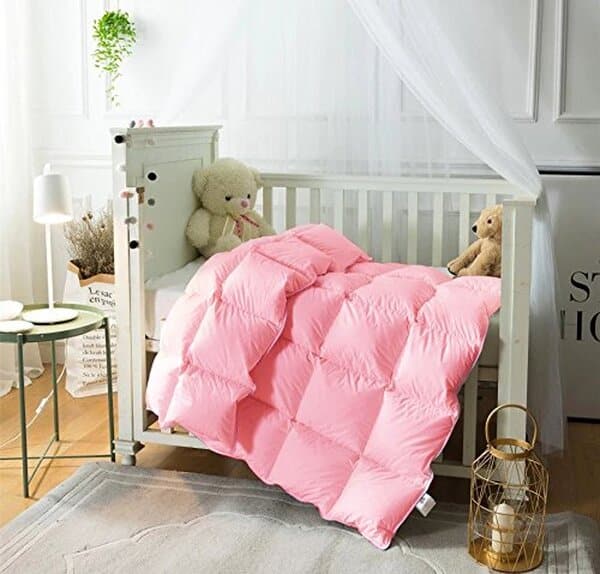 Découvrez notre test complet du doudou RoseFeather en coton bio hypoallergénique : confort, qualité et sécurité pour bébé.