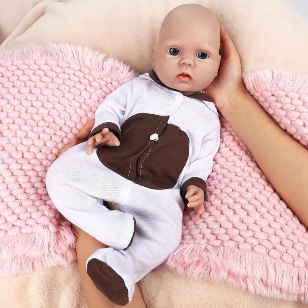 Avis sur la poupée bébé reborn Vollence 48 cm en silicone : une fille réaliste