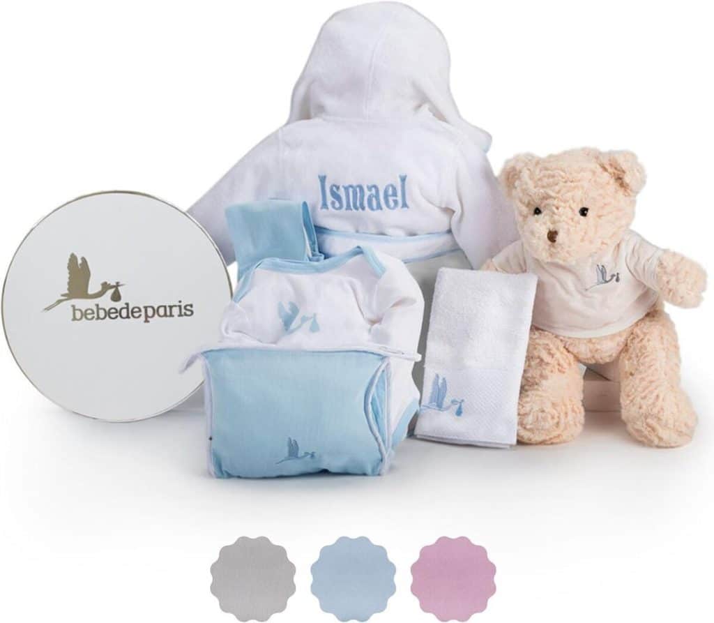 Avis : coffret cadeau de naissance personnalisé avec peignoir bleu et peluche